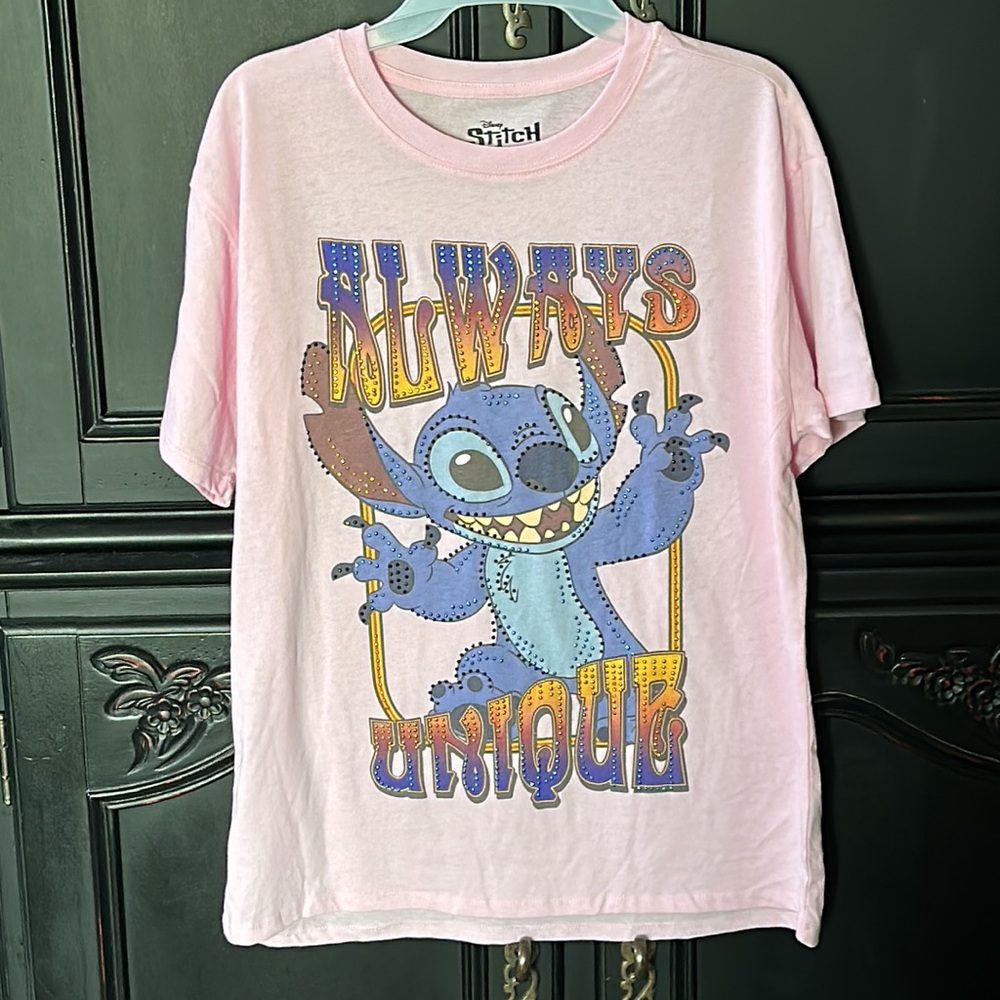 DISNEY Stitch sparkling Logo on a light pink T-shirt in size 11-13 - Picture 3 of 5